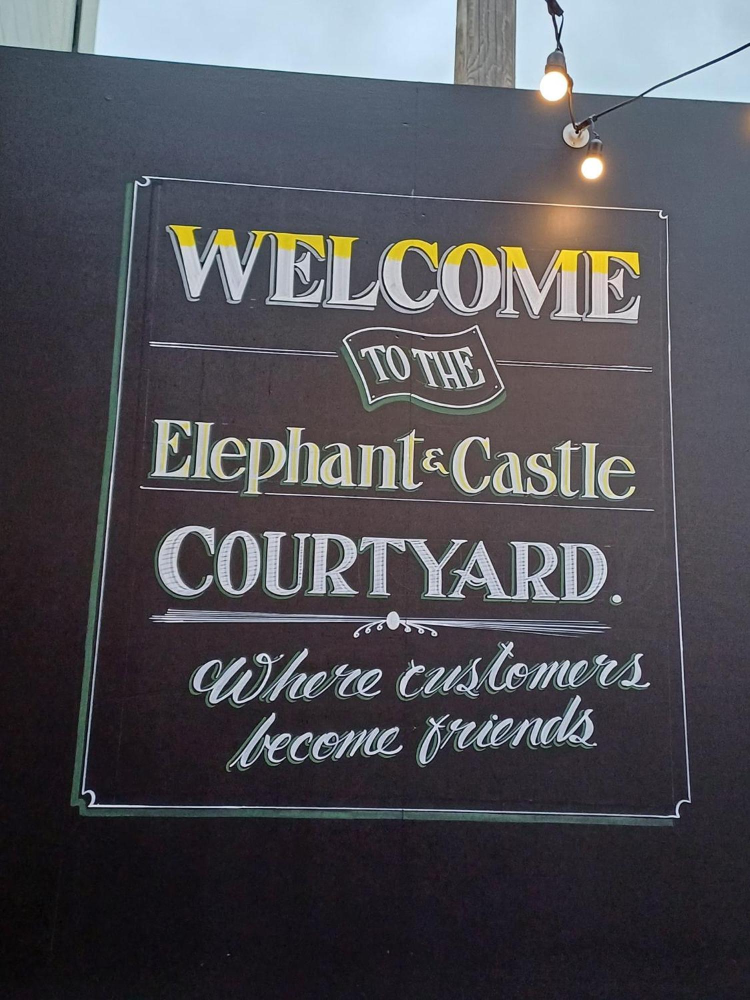 Elephant And Castle 韦克菲尔德 外观 照片